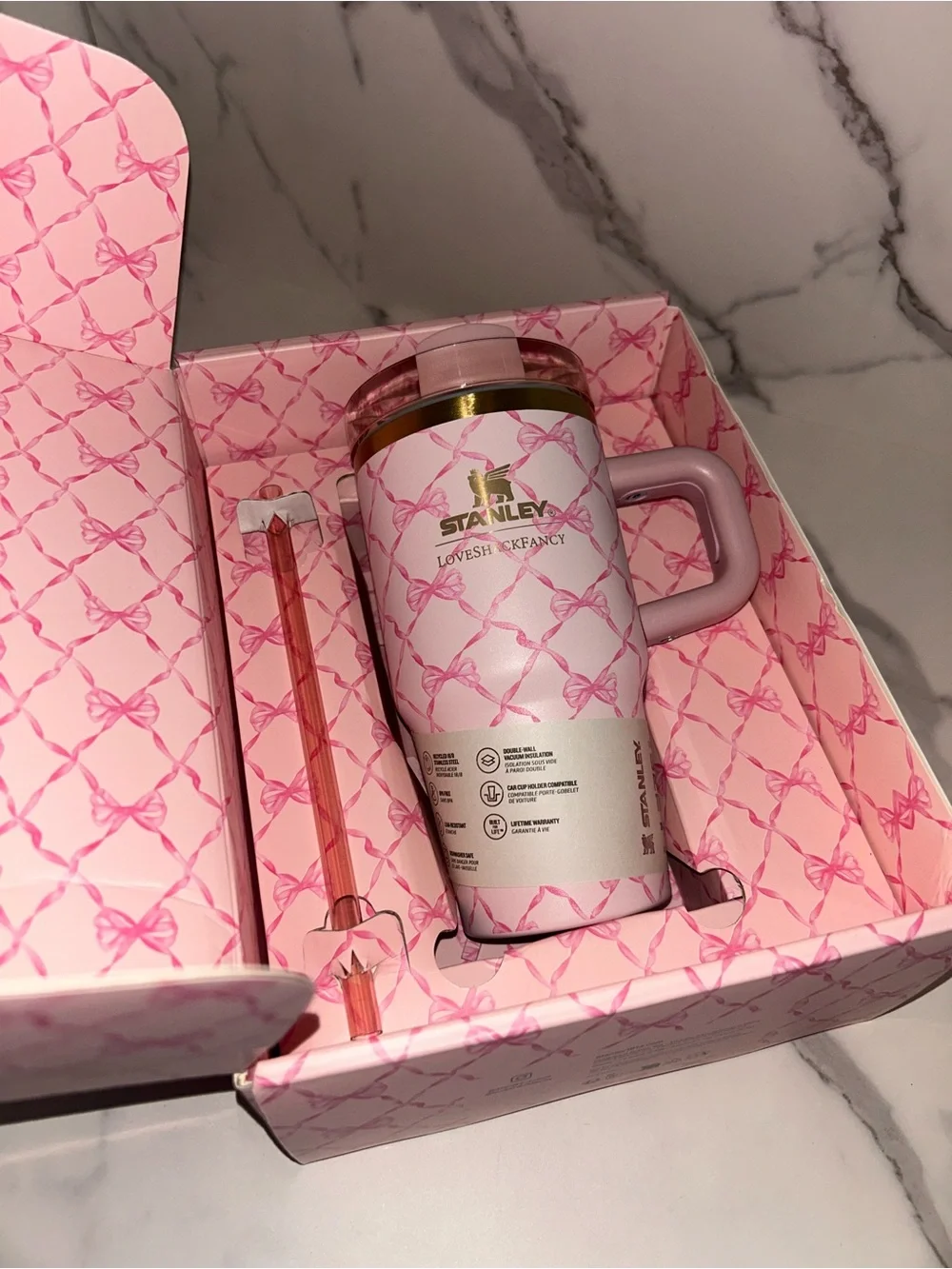 Stanley LoveShackFancy 20 oz Pink Bow Pattern Gift Set Box - Picture 4 of 5